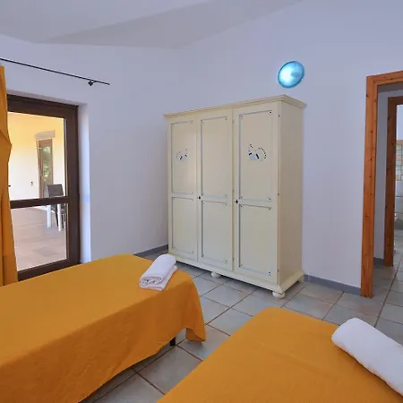 Mare Della Gallura Bed & Breakfast Badesi